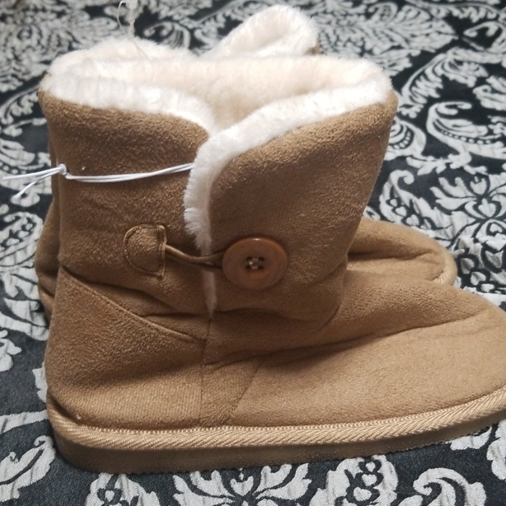 Girls boots